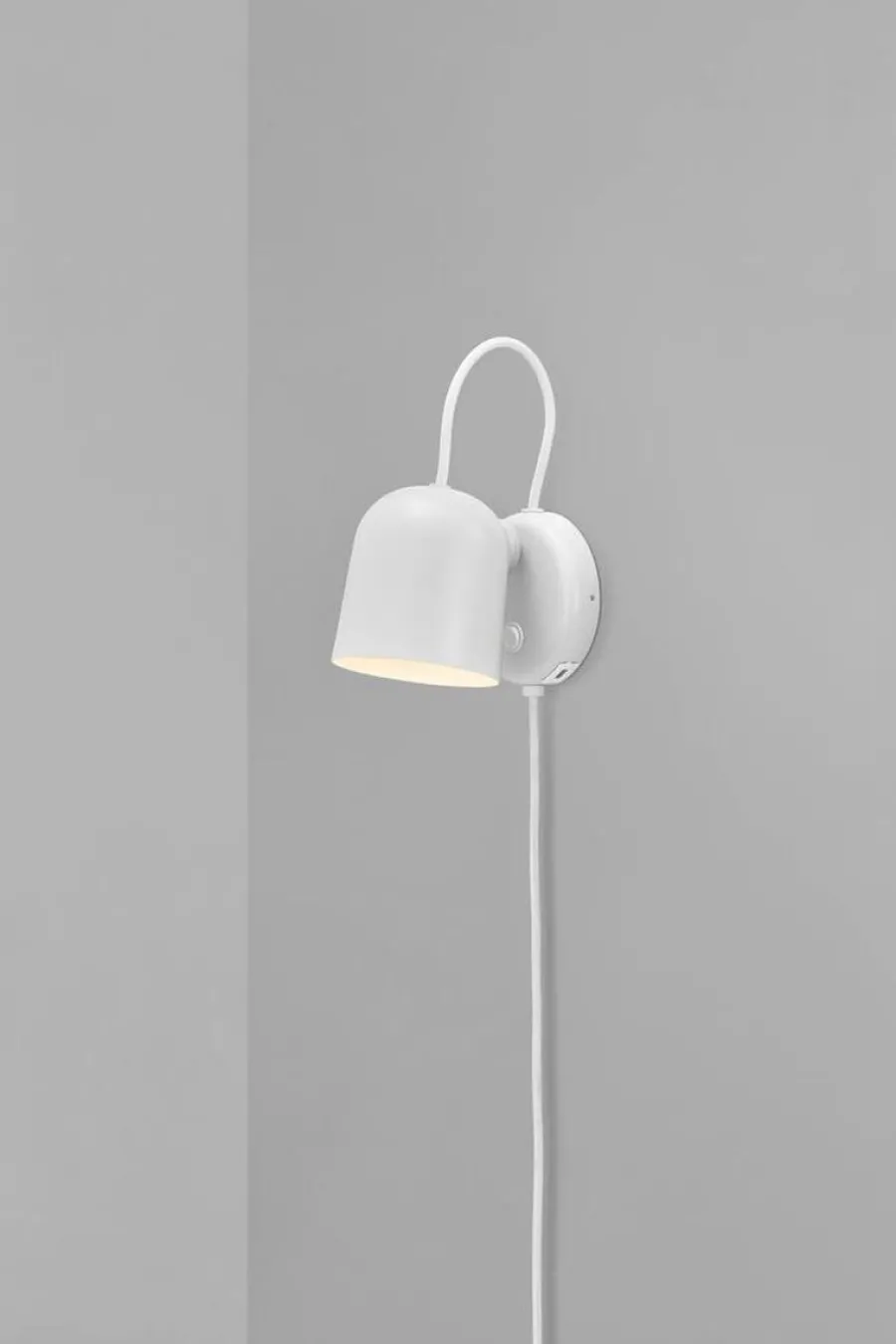 New DFTP Angle vegglampe med USB - Hvit