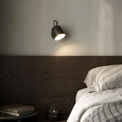 Hot DFTP Angle vegglampe med USB - Svart