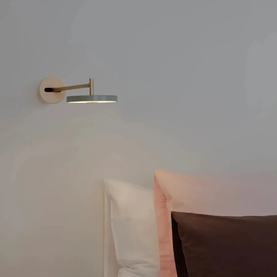 Umage Asteria vegglampe lang til skjult anlegg
