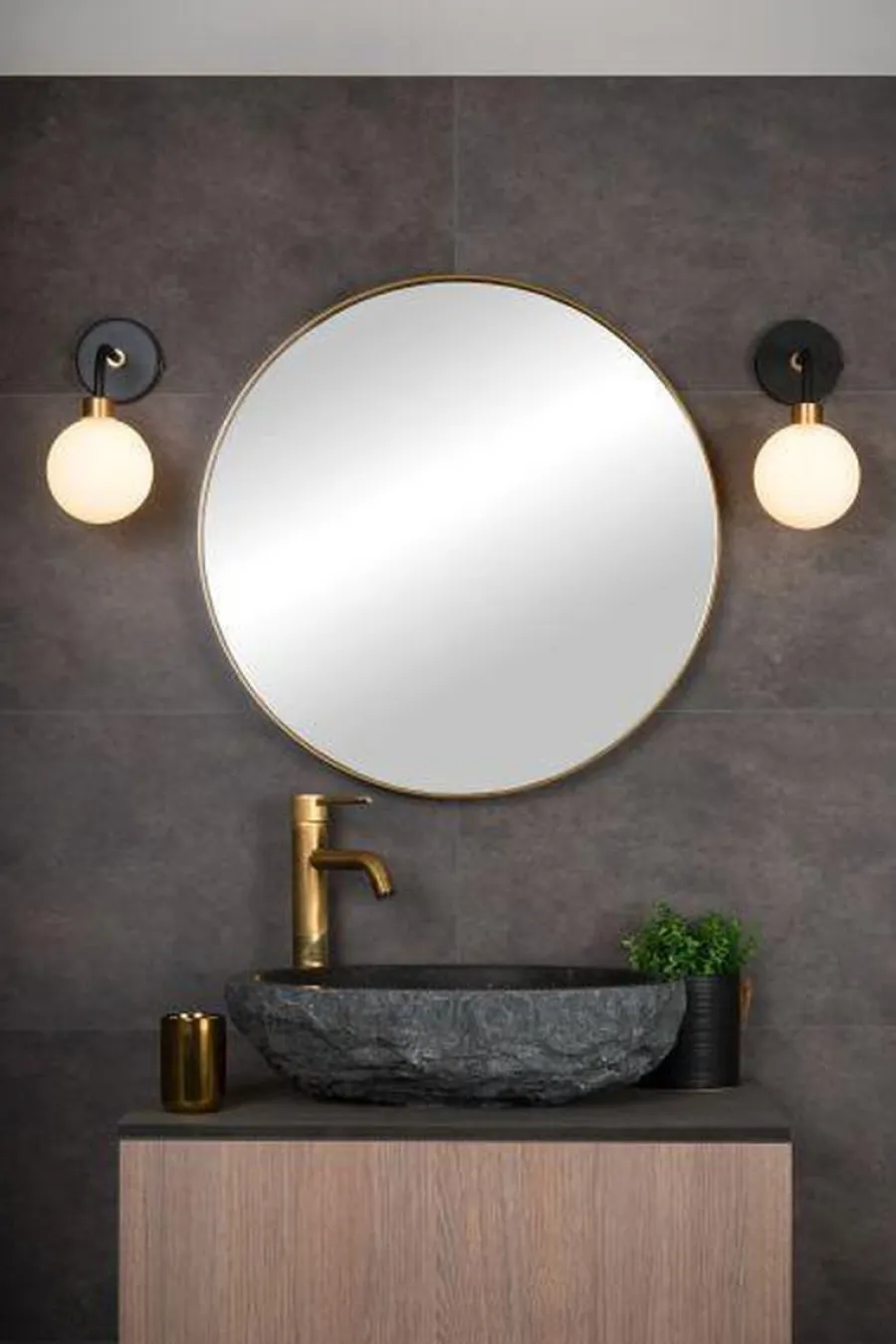 Sale Lucide Berend vegglampe IP44 - Svart/Opal Svart / Opal