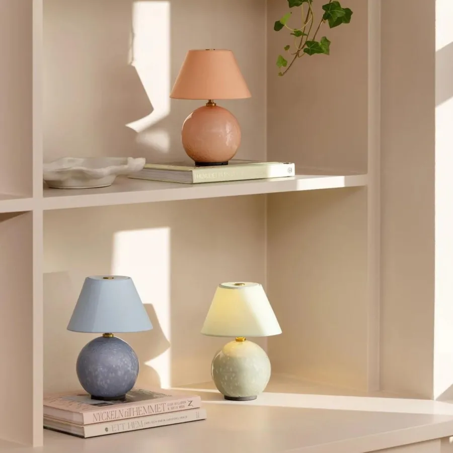 New Lightup Bærbar Iris 16 bordlampe Grønn