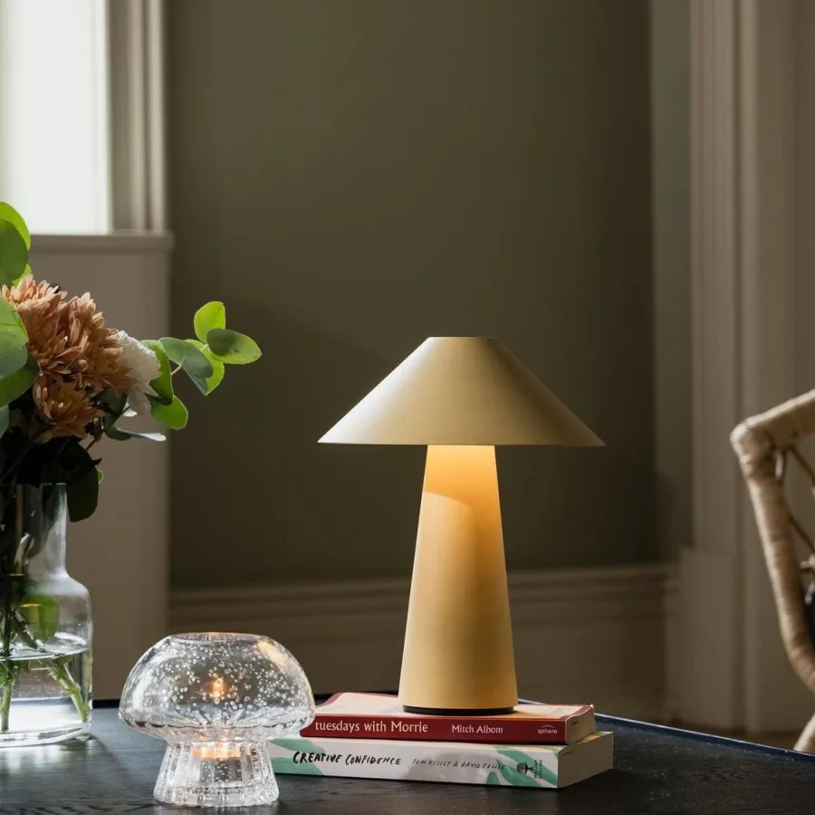 Clearance Globen Lighting Cannes oppladbar bordlampe Burgunder