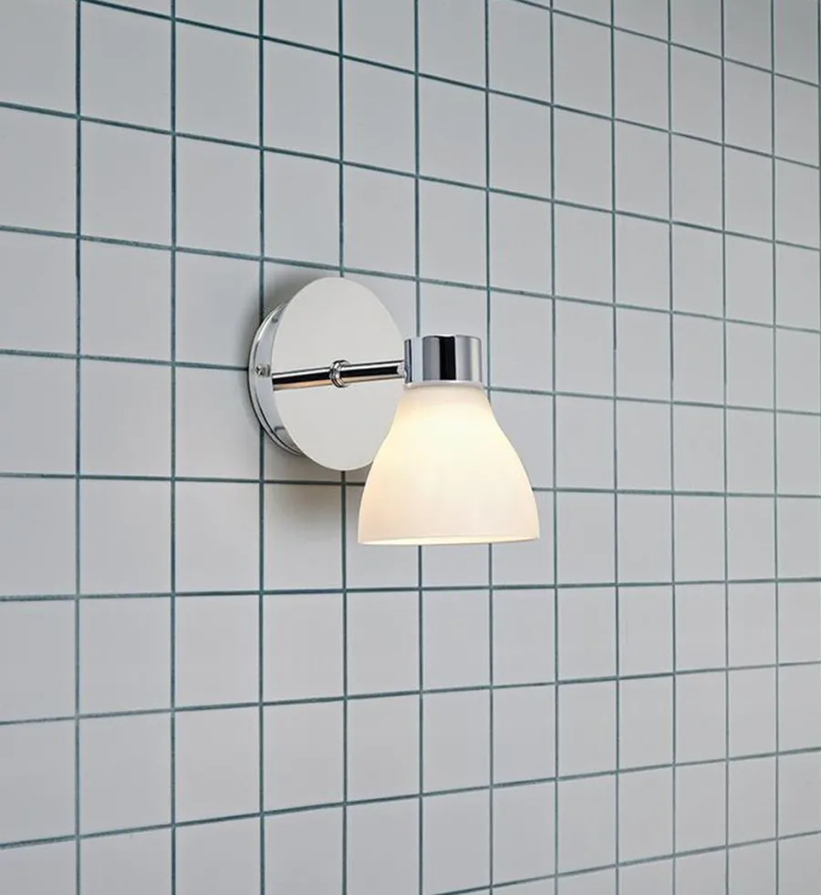 Marksløjd Cassis vegglampe IP44 - Krom/opalhvit - Krom / Opal