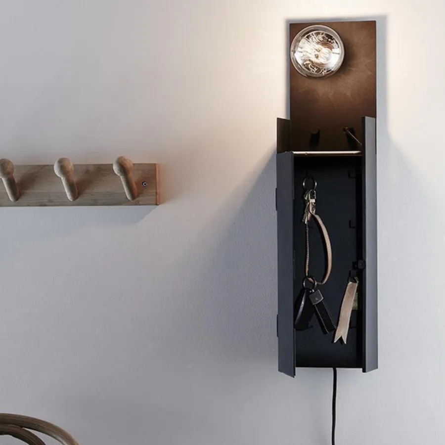 Outlet Marksløjd Combo vegglampe/nøkkelskap - - Svart