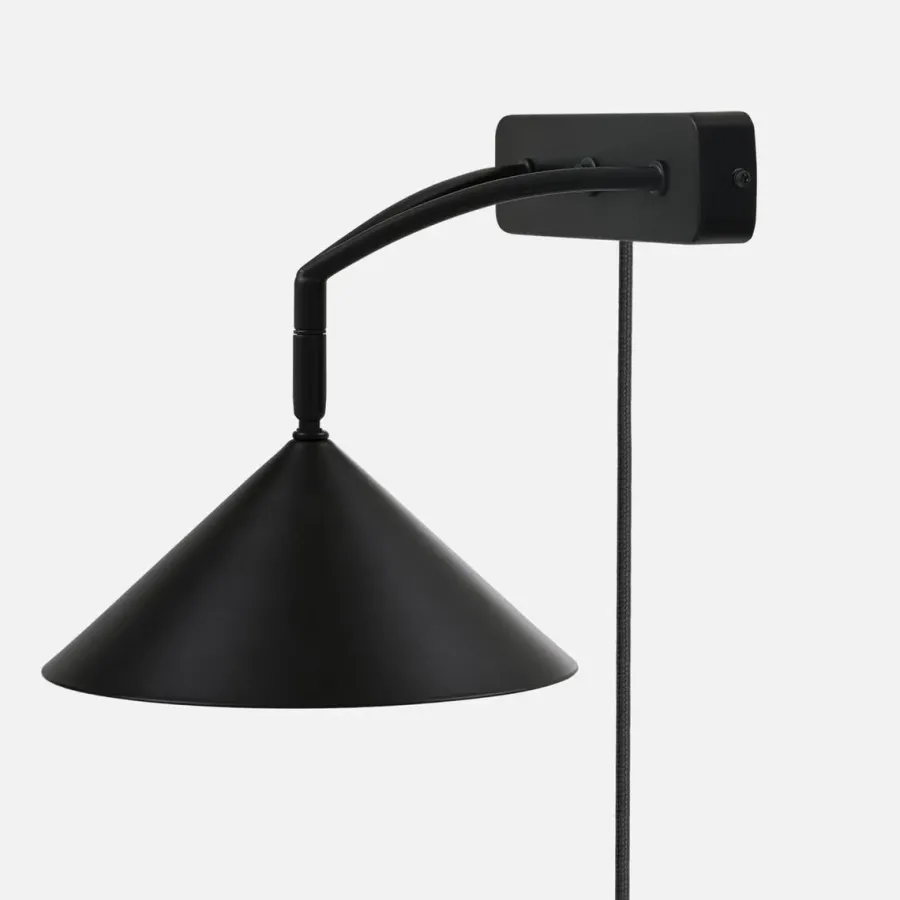 Hot Globen Lighting Curve vegglampe Svart