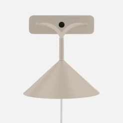Hot Globen Lighting Curve vegglampe Svart