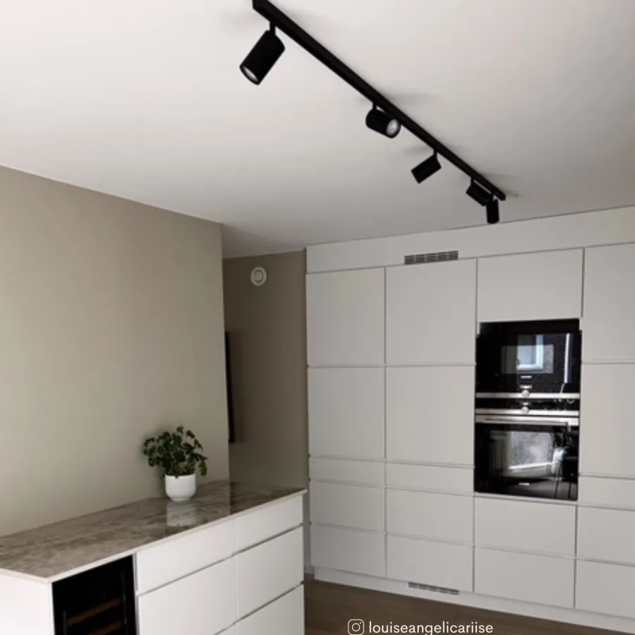 Sale Antidark Designline Tube komplett 1.9 meter spotskinne med 5 spotter GU10 - Svart