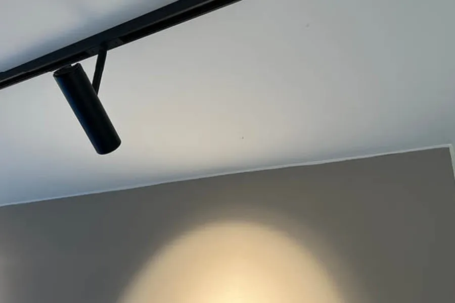 Hot Antidark Designline Tube Slim Spot 2700 kelvin 8,8W RA90 dimbar