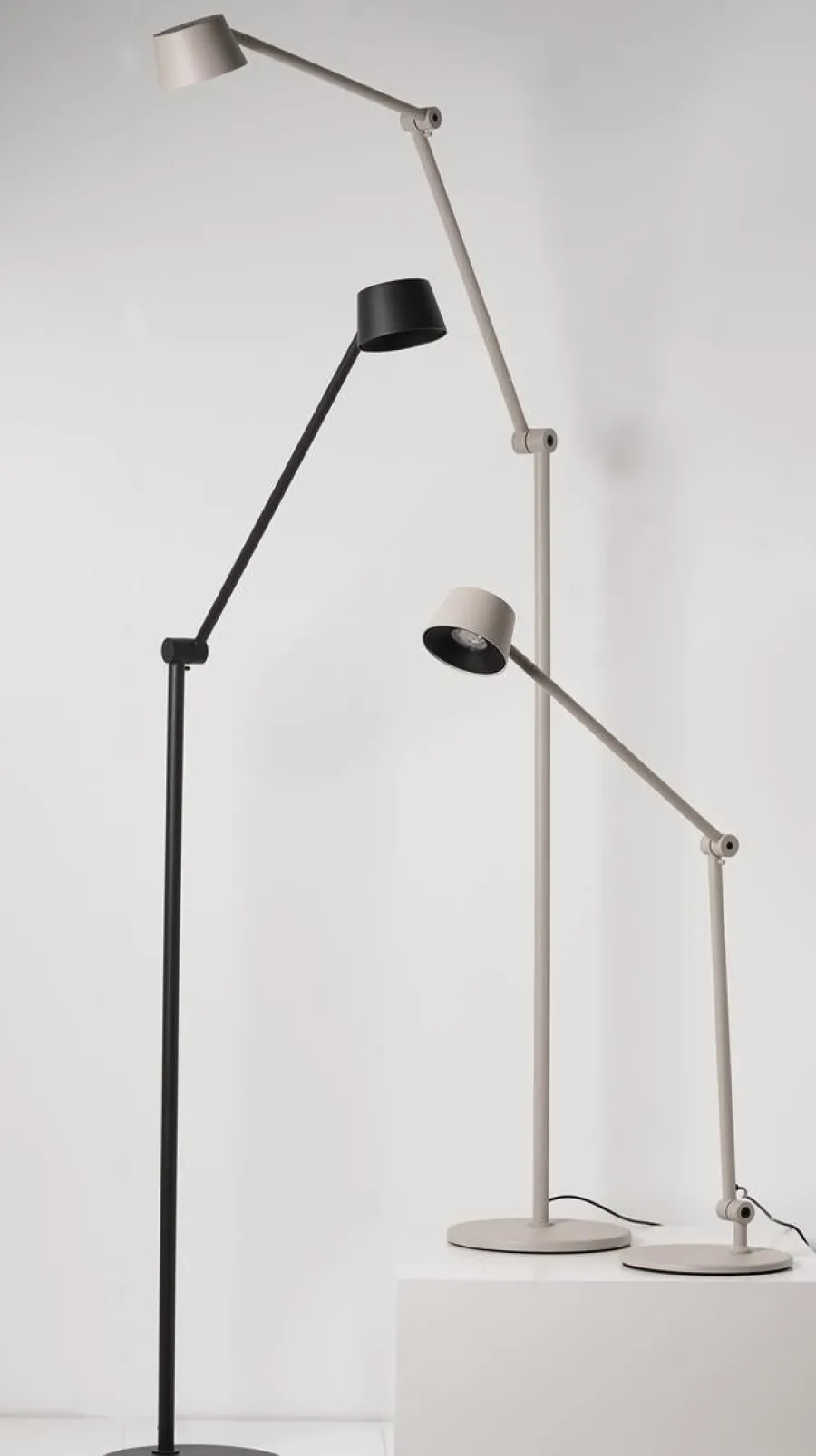 New Antidark Direction F1 gulvlampe 2700 kelvin - Dimbar