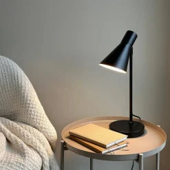 Dyberg Larsen DL12 bordlampe Svart