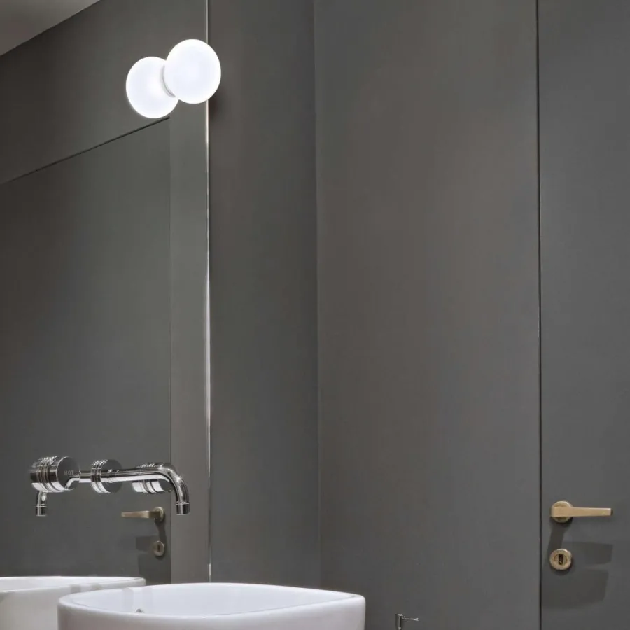 Flos Mini Glo-Ball C/W for speilmontering Opal