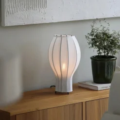 Online Marksløjd Globo bordlampe Hvit