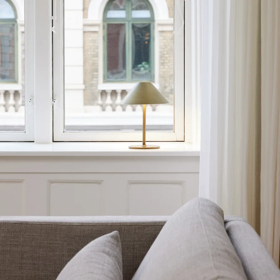 Online Halo Designs Hygge bordlampe 15 oppladbar - Antikk Messing