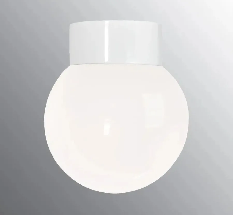 Best Ifø Electric Ifø Classic Glob 15 cm taklampe IP20 - / Blank Opal glass Hvit