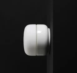 Outlet Ifø Electric Ifø Ohm 140/115 tak/vegg 10W led dimbar IP44 - 2700K - /Opal glass Hvit