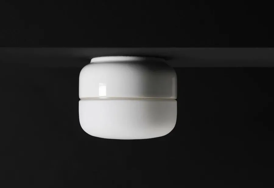 Outlet Ifø Electric Ifø Ohm 140/115 tak/vegg 10W led dimbar IP44 - 2700K - /Opal glass Hvit