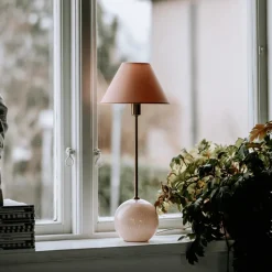 Globen Lighting Iris 20 Bordlampe Blush