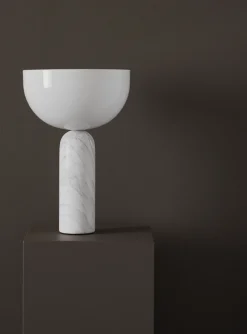 New New Works Kizu bordlampe - marmor - L Hvit