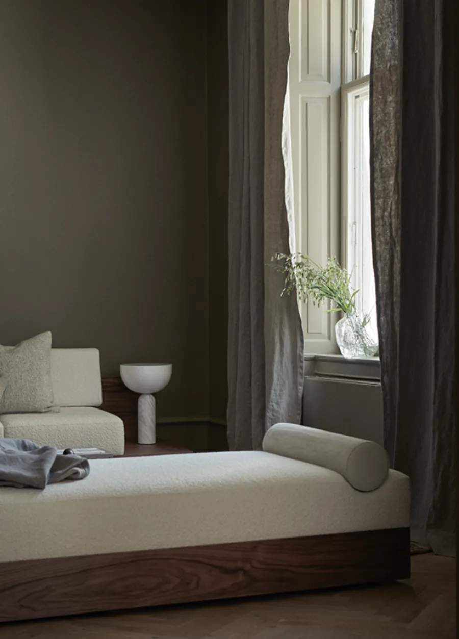 New New Works Kizu bordlampe - marmor - L Hvit
