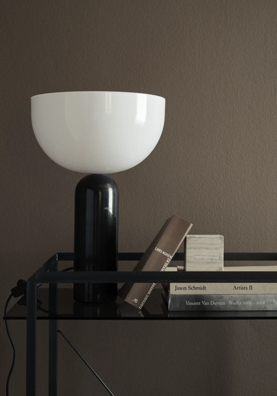 New Works Kizu bordlampe - marmor - L Svart