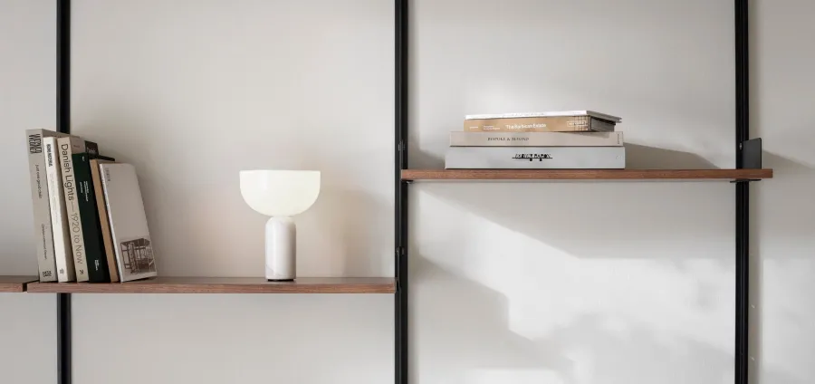 Outlet New Works Kizu Portable bordlampe - marmor Hvit