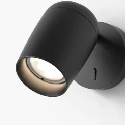 New Astro Lighting Koto vegglampe med bryter Svart