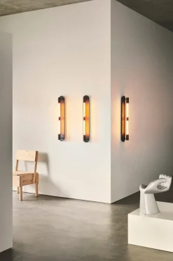 New Design by Us Liberty dobbel vegglampe - Svart