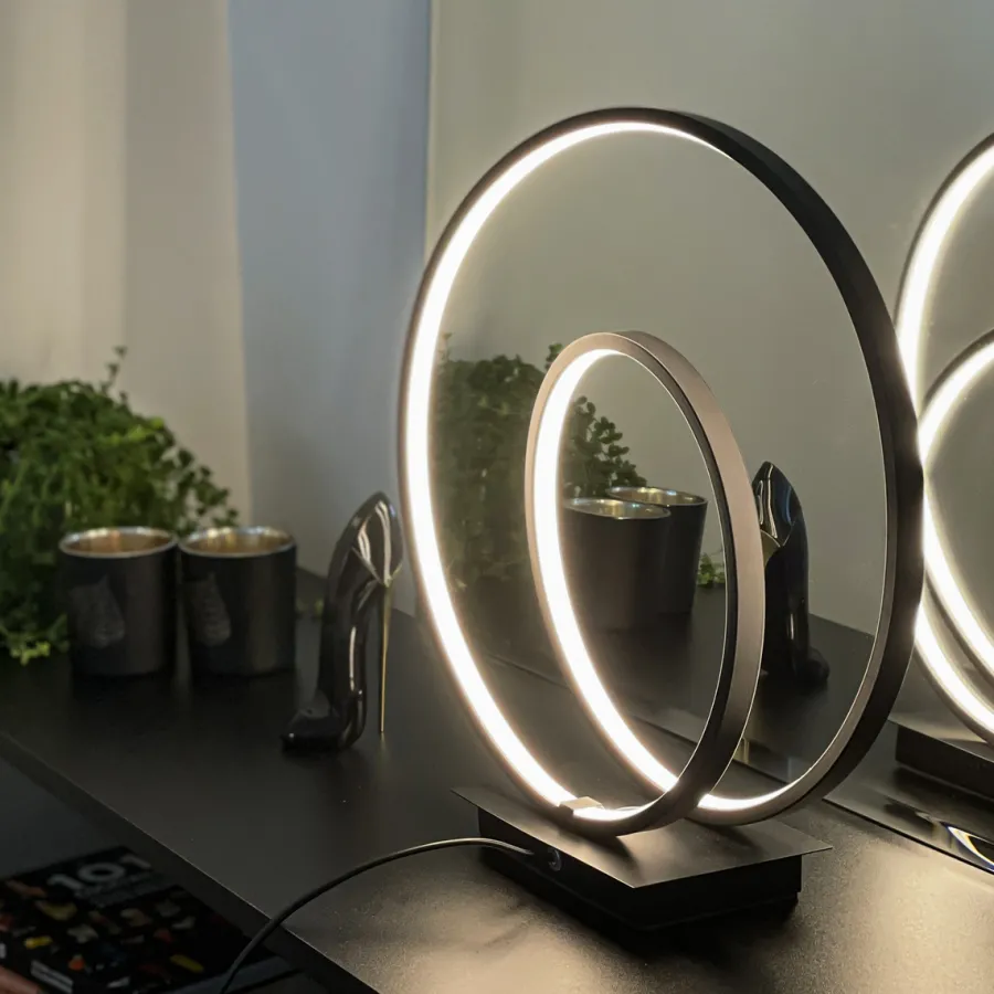 Online Aneta Lighting Loop bordlampe