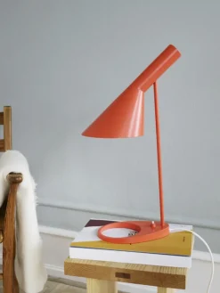 Outlet Louis Poulsen AJ bordlampe