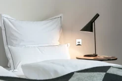 Outlet Louis Poulsen AJ bordlampe