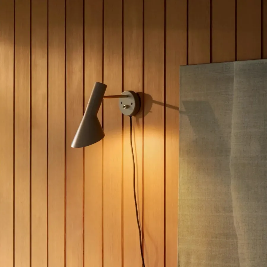 Clearance Louis Poulsen AJ Vegglampe