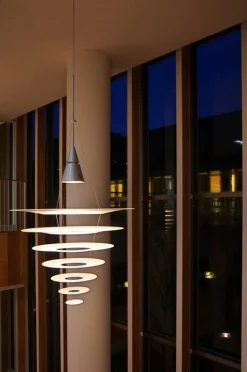 Louis Poulsen Enigma taklampe Ø82