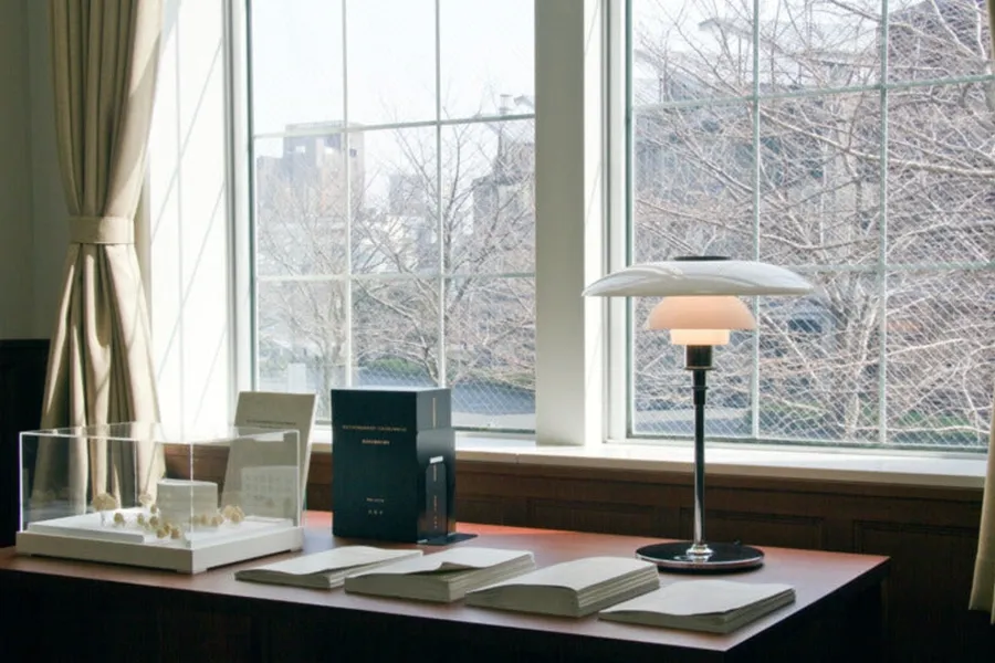 Hot Louis Poulsen PH 4½-3½ glass bordlampe Hvit Krom / Opal