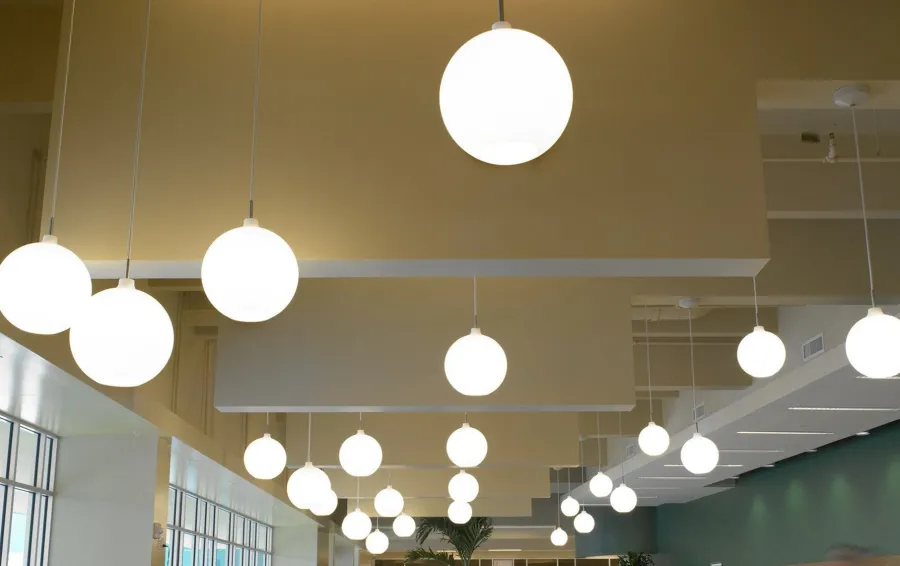 Clearance Louis Poulsen Wohlert taklampe Ø40 - Opal