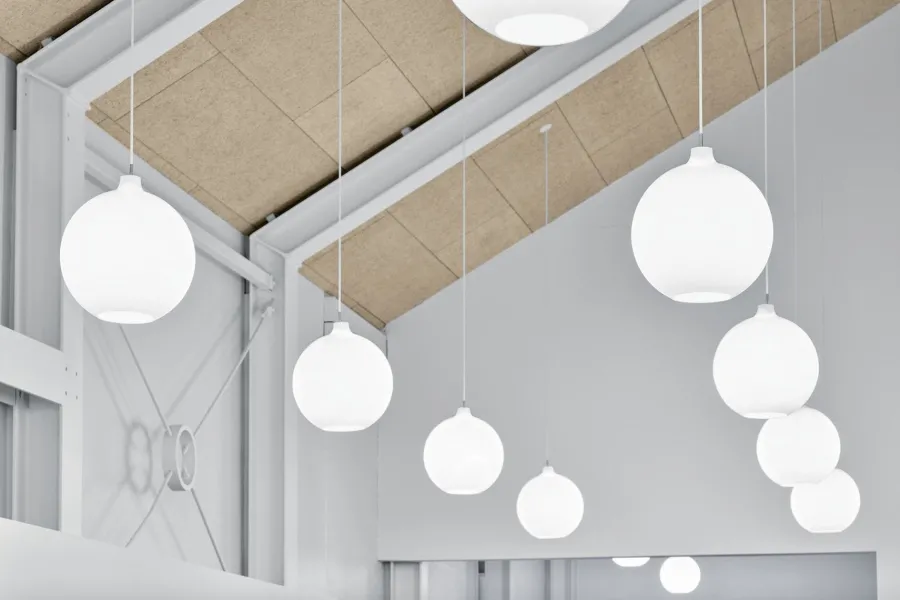 Clearance Louis Poulsen Wohlert taklampe Ø35 - Opal