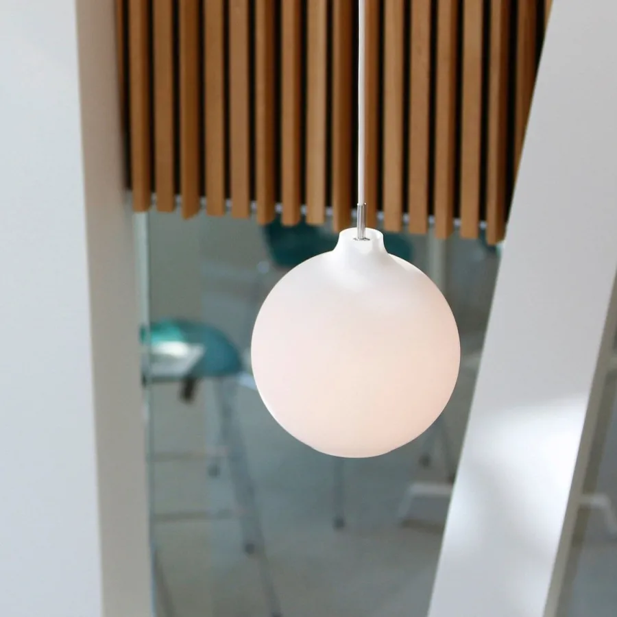 Clearance Louis Poulsen Wohlert taklampe Ø35 - Opal