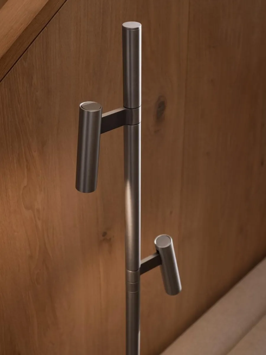 New DFTP Makoto gulvlampe 2-lys Satin Krom