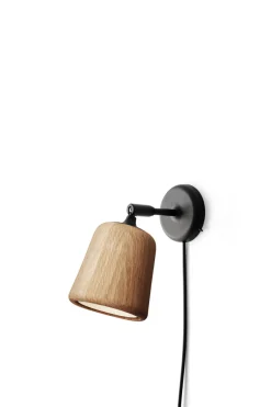 New Works Material Vegglampe - lig Eik Natur