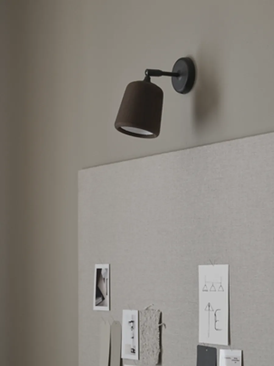Outlet New Works Material Vegglampe - Røkt Eik