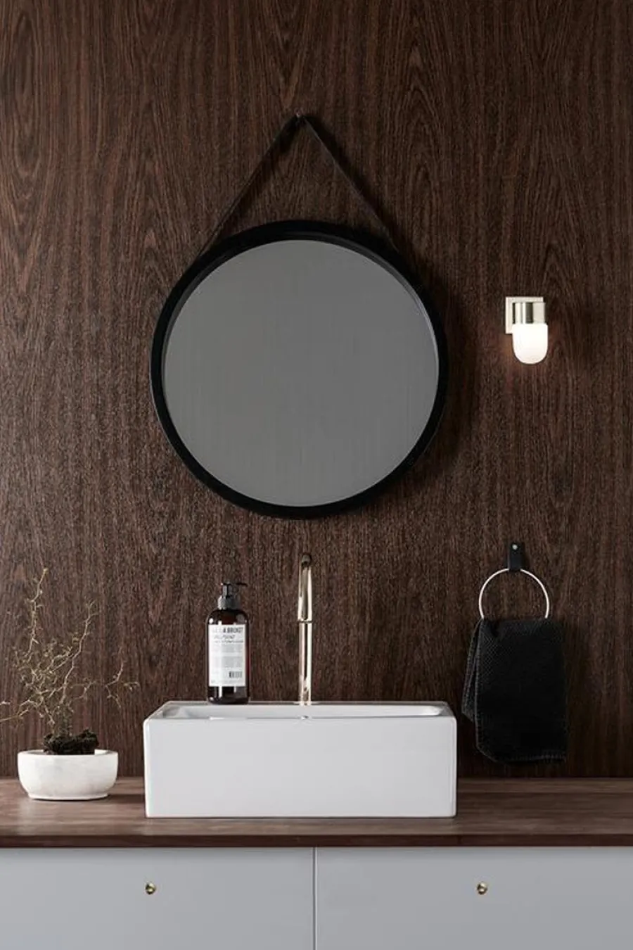 New Marksløjd Menton vegglampe IP44 - Messing/opalhvit - Messing / Opal