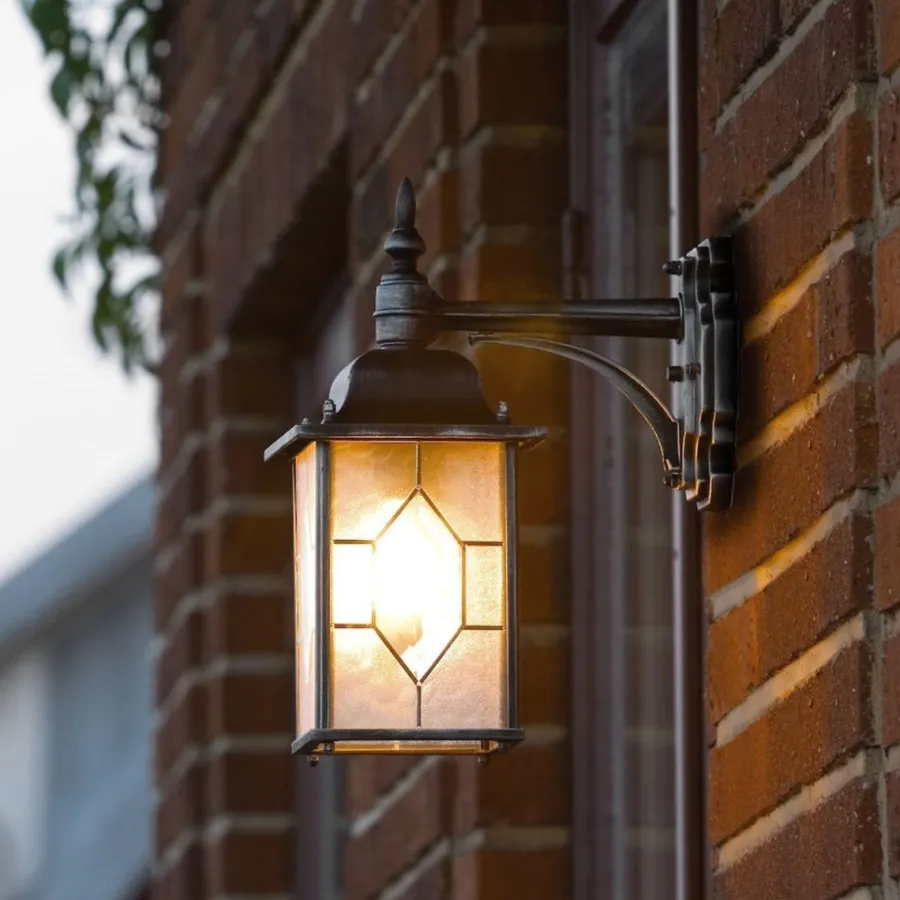 Sale Konstsmide Milano vegglampe, ned - Svart