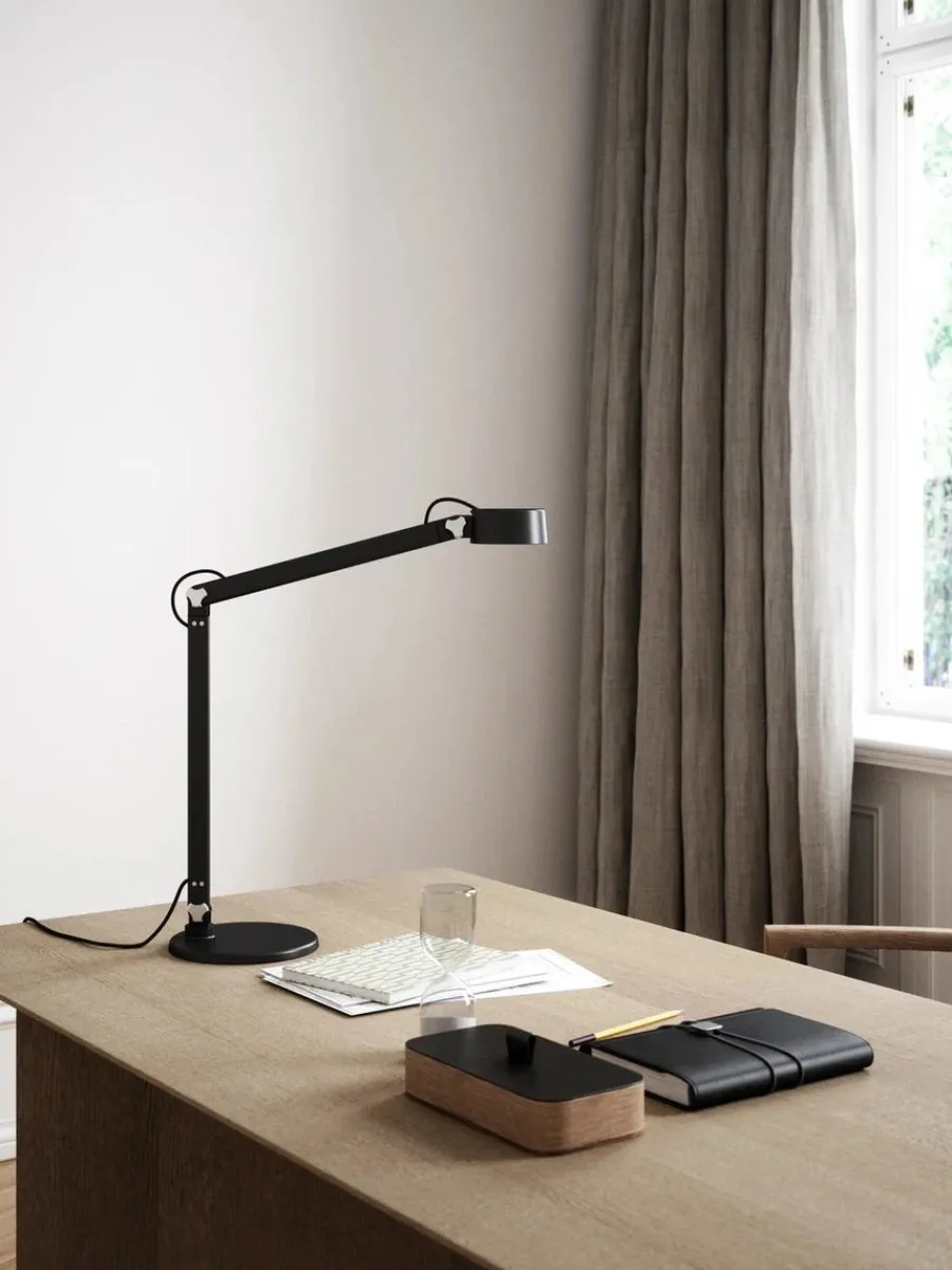 New DFTP Nobu bord/vegglampe 9W LED dimbar - Svart