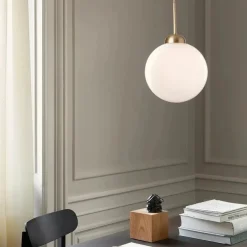 New Nuura Apiales 1 taklampe - Messing / Opal