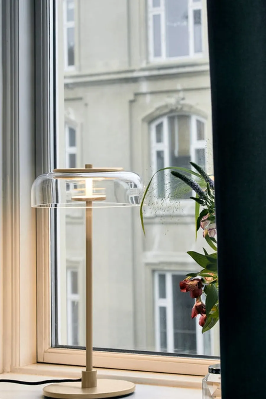 Clearance Nuura Blossi bordlampe Messing / Klar