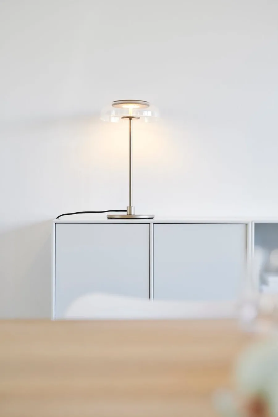 Clearance Nuura Blossi bordlampe Messing / Klar