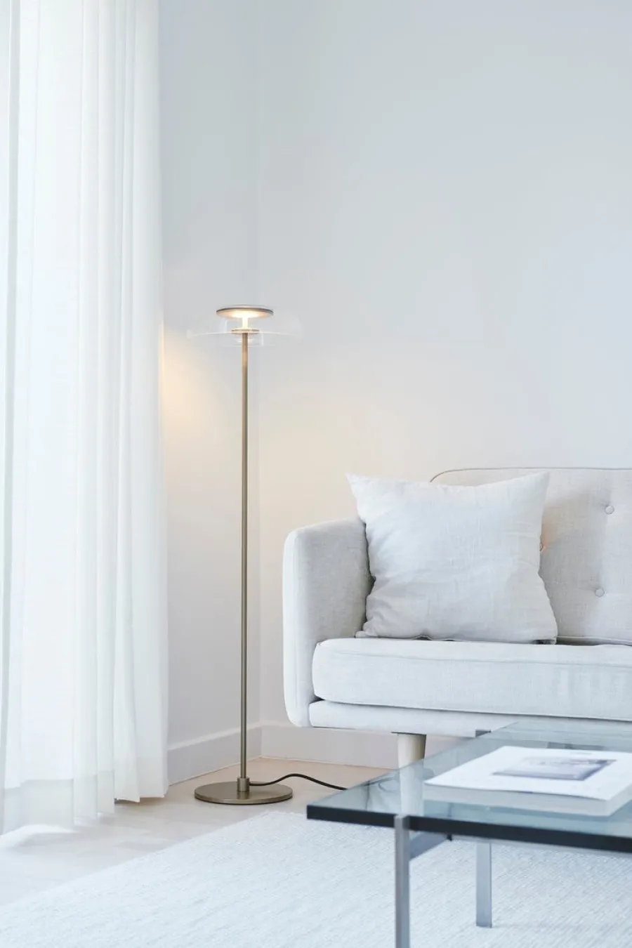 Discount Nuura Blossi gulvlampe Nordic Gold Messing