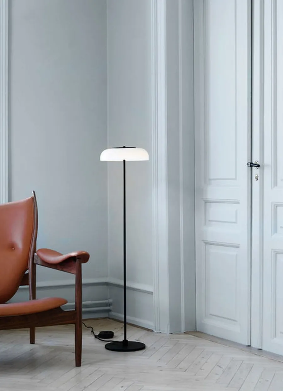 Best Nuura Blossi gulvlampe Svart