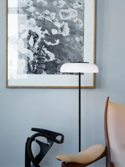 Best Nuura Blossi gulvlampe Svart