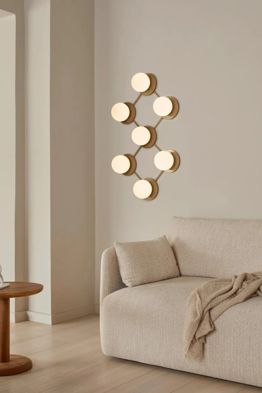 Best Nuura Liila 7 taklampe/vegglampe - opal Messing / Opal