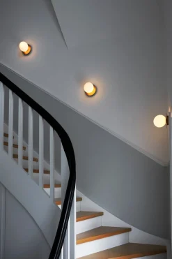 Discount Nuura Liila 1 vegglampe/taklampe - medium - nordic gold / opal Messing / Opal
